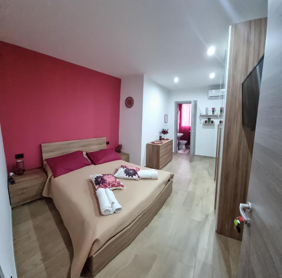 A Casa Di Lina Hotel Olbia Buitenkant foto